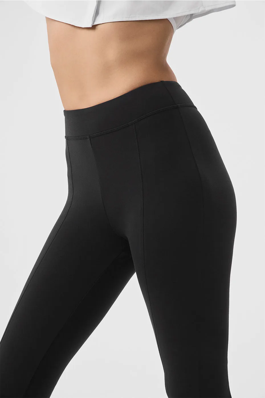 Airbrush High-Waist Kick-Back Legging - Black