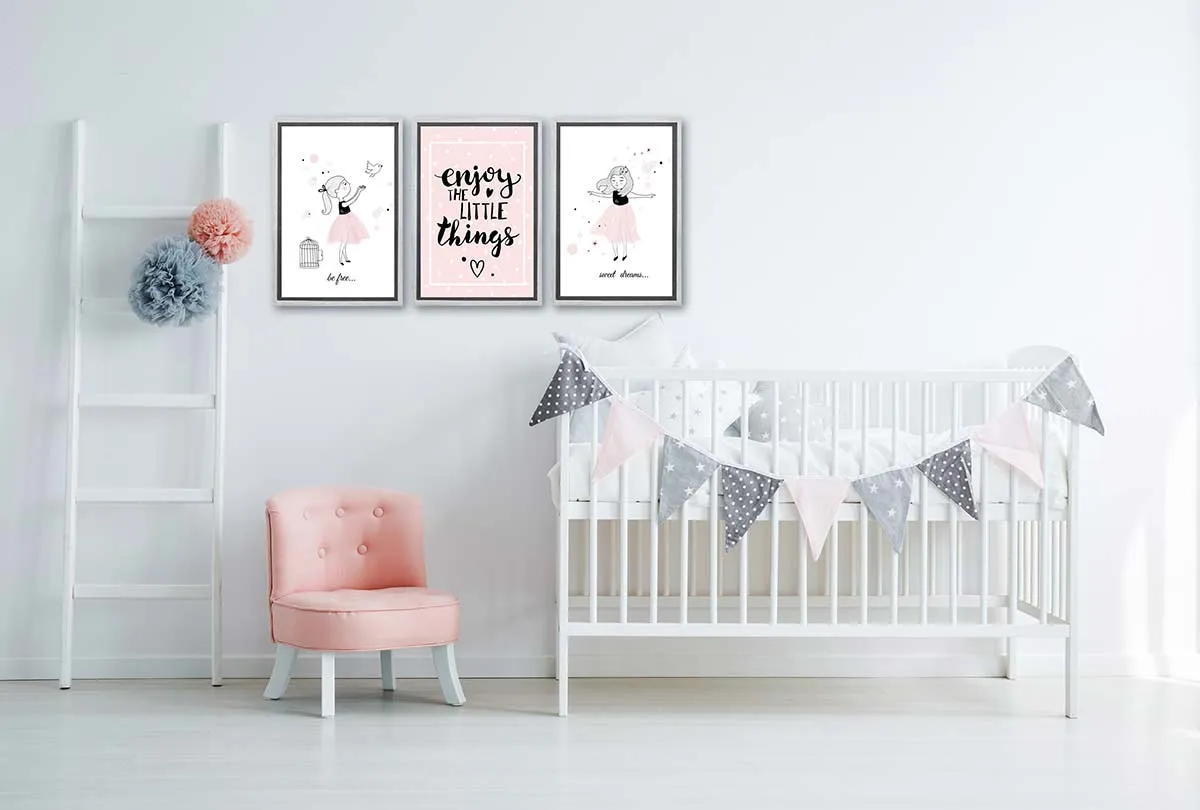 Bear with Crown Pink | Scandinavian Kid's Wall Art Print