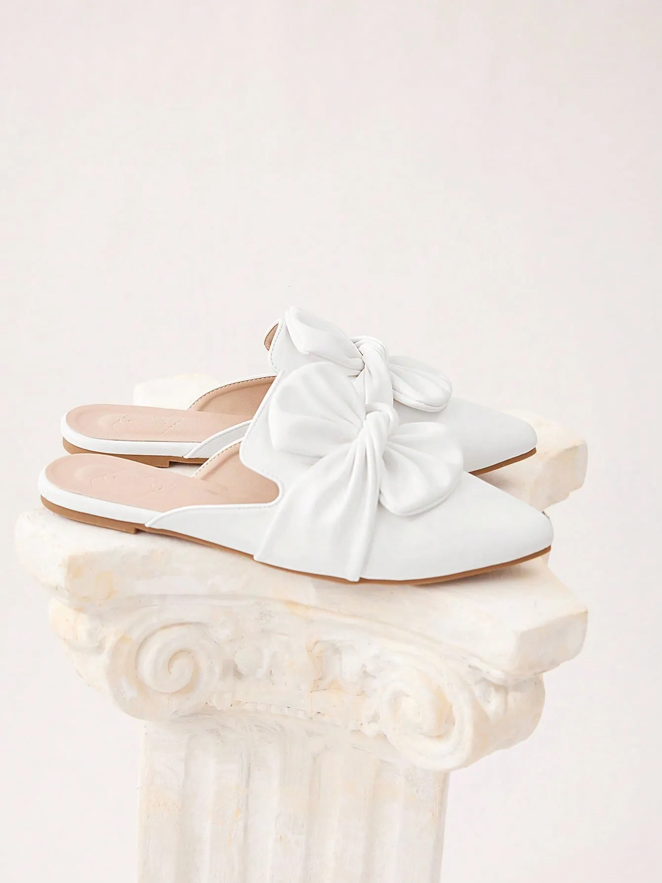 CUCCOO CHICEST Women's Fashionable White Flat Shoes With Large Bow Decoration And Slip-On Design